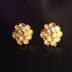 BOGO🐞VTG🐞 AVON STUDS W RHINESTONES